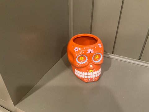 Skull planter