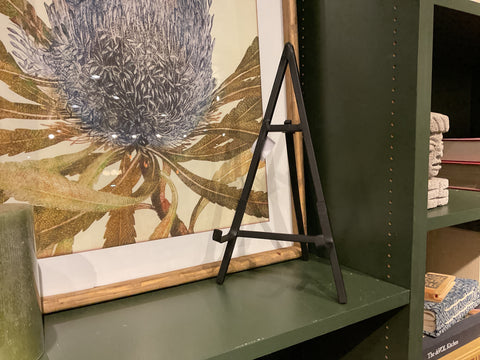 Black easel stand