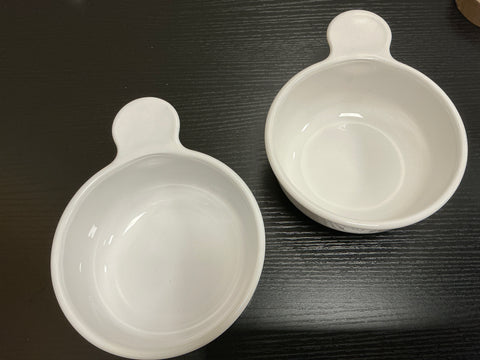 Set of two serving bowls